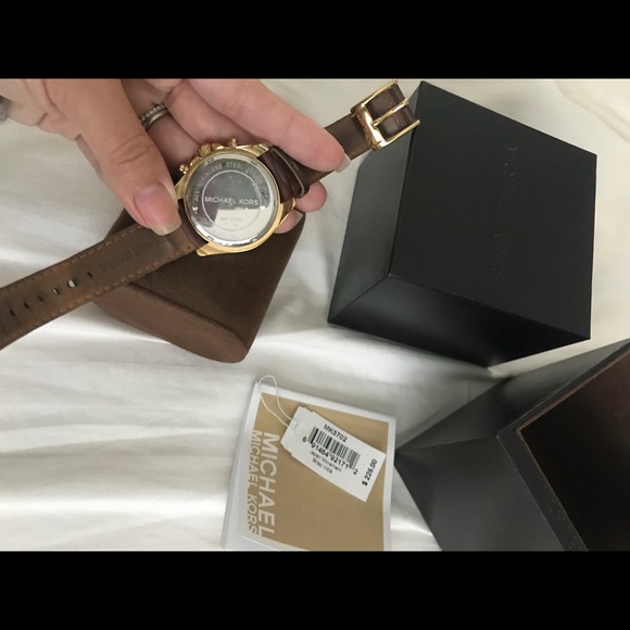 MICHAEL KORS CHRONO GOLD WATCH LEATHER STRAP $225 - Picture 4 of 8